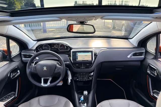 Peugeot 208 (2014) thumbnail 4