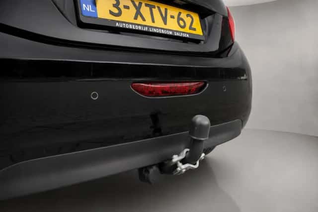 Peugeot 208 (2014) thumbnail 6