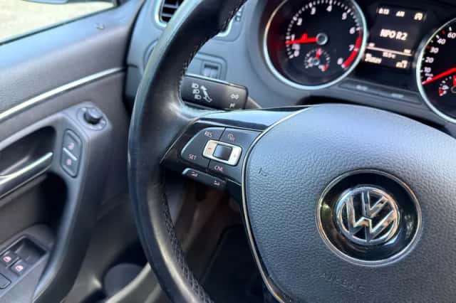 Volkswagen Polo (2015) thumbnail 6