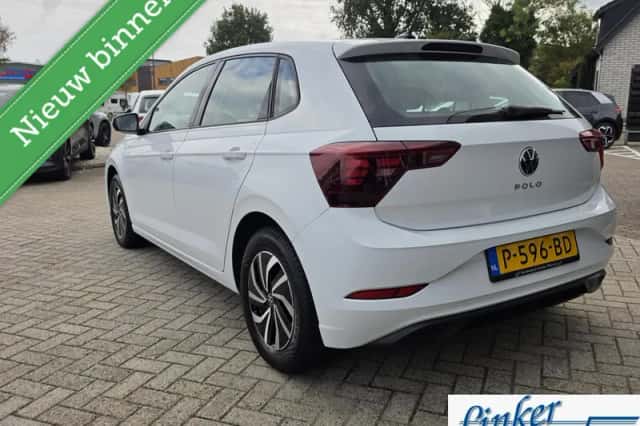 Volkswagen Polo (2022) thumbnail 2