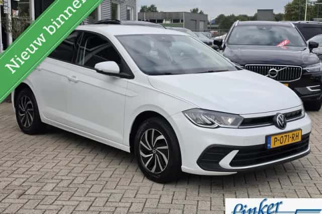 Volkswagen Polo (2022) thumbnail 2