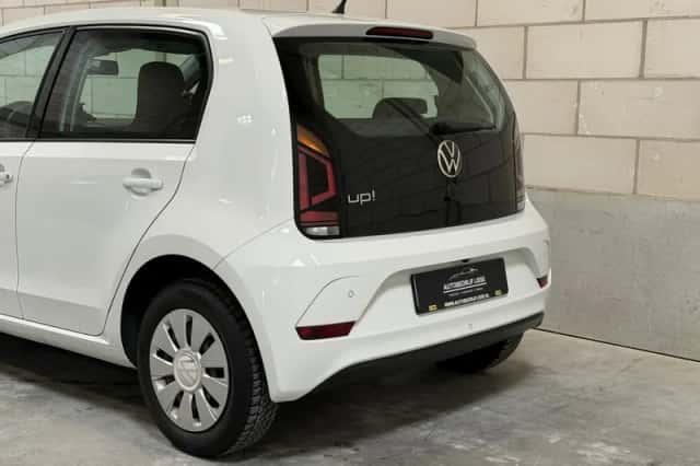 Volkswagen Up! (2021) thumbnail 6