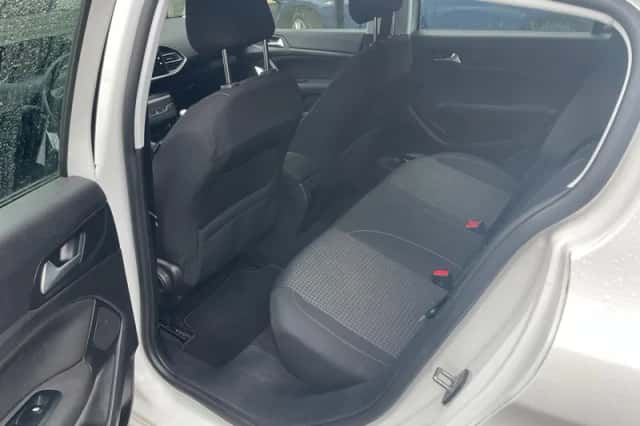 Peugeot 308 (2019) thumbnail 6