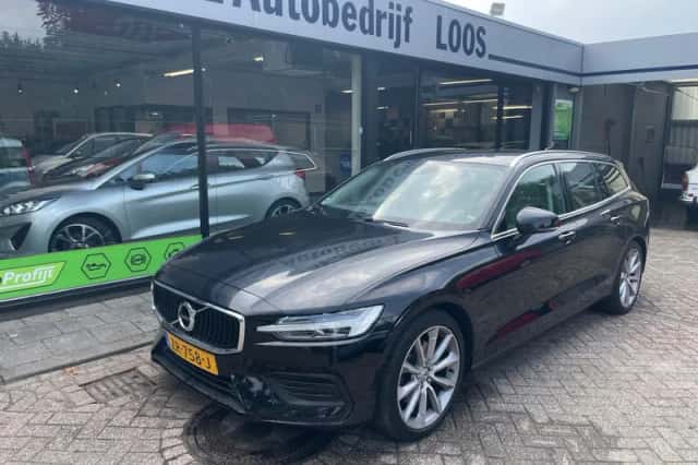 Volvo V60 (2019) thumbnail 2