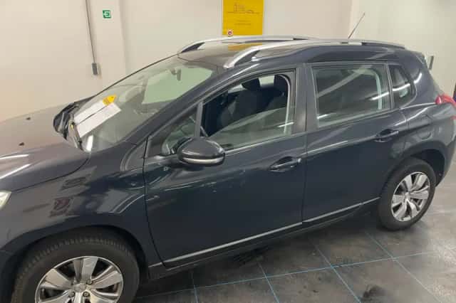 Peugeot 2008 (2016) thumbnail 3