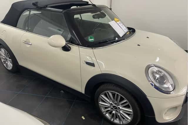 MINI Cooper (2017) thumbnail 2