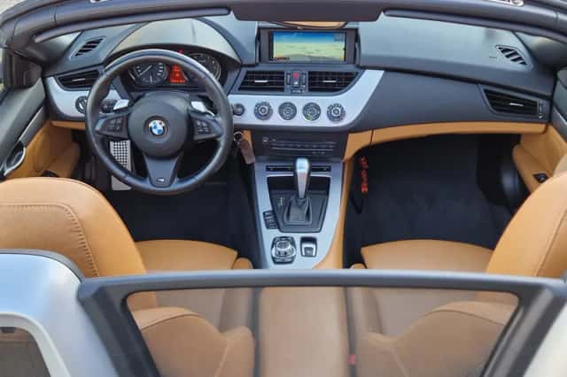 BMW Z4 (2011) thumbnail 4