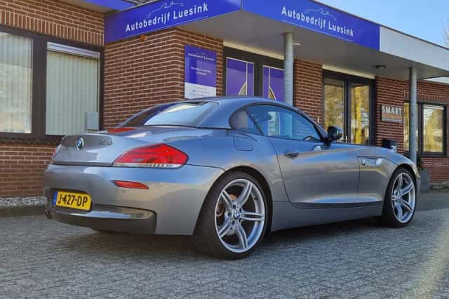 BMW Z4 (2011) thumbnail 6