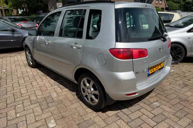 Mazda 2 (2003) thumbnail 4