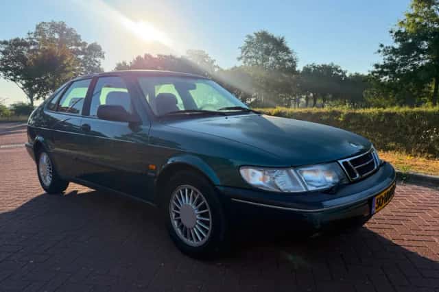 Saab 900 (1993) thumbnail 1