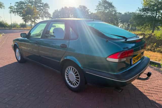 Saab 900 (1993) thumbnail 4