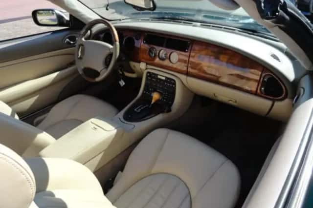 Jaguar XK (2004) thumbnail 5