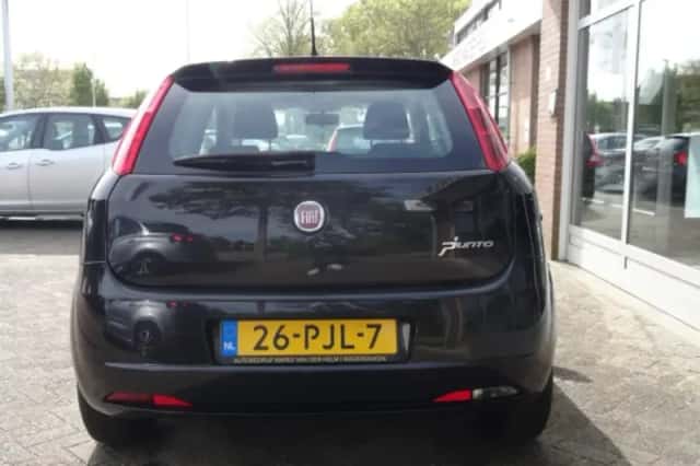 Fiat Grande Punto (2011) thumbnail 4