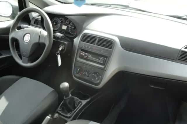 Fiat Grande Punto (2011) thumbnail 5