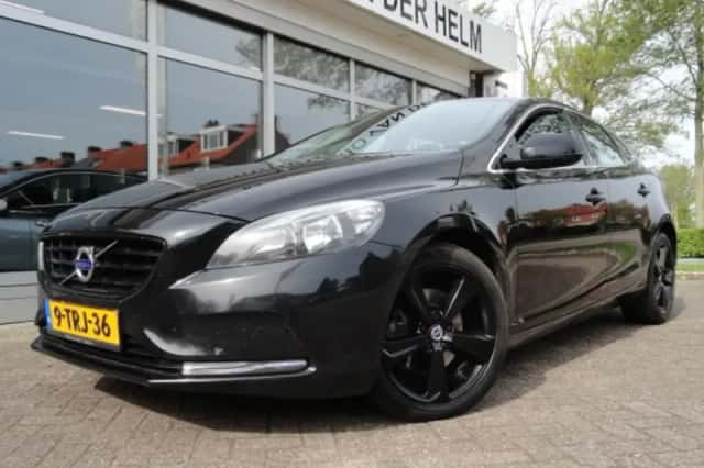Volvo V40 (2014) thumbnail 1