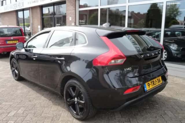 Volvo V40 (2014) thumbnail 3