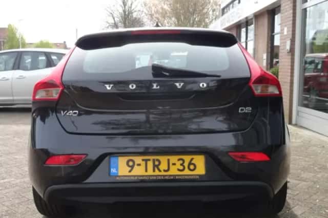 Volvo V40 (2014) thumbnail 4