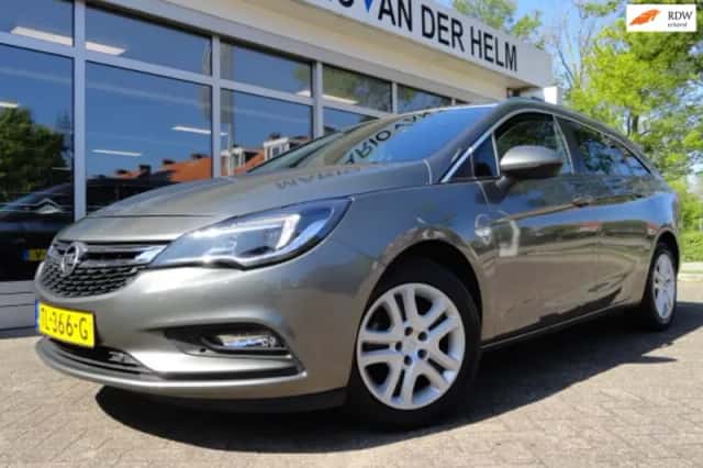 Opel Astra (2018) thumbnail 1
