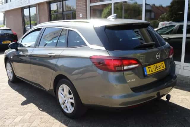 Opel Astra (2018) thumbnail 3