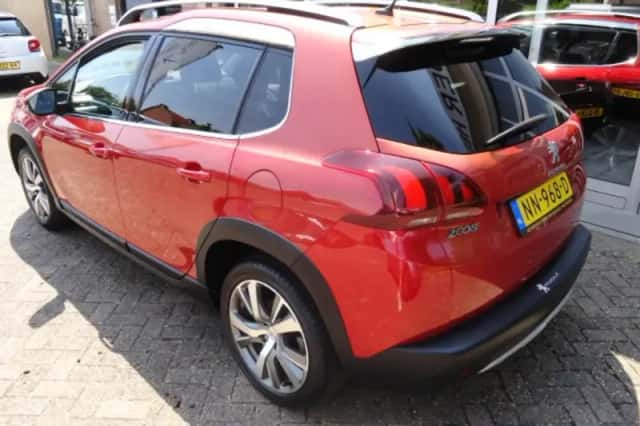 Peugeot 2008 (2017) thumbnail 3