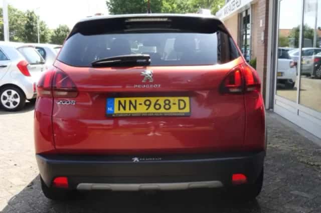 Peugeot 2008 (2017) thumbnail 4