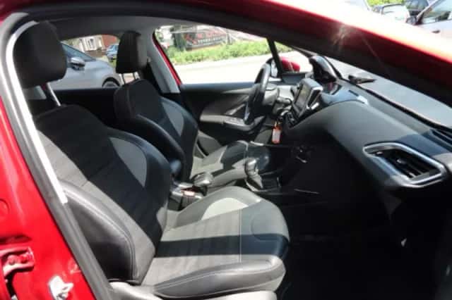 Peugeot 2008 (2017) thumbnail 6