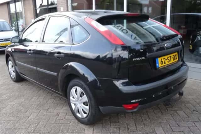 Ford Focus (2006) thumbnail 3