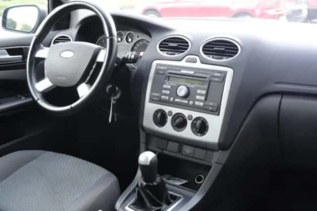 Ford Focus (2006) thumbnail 5