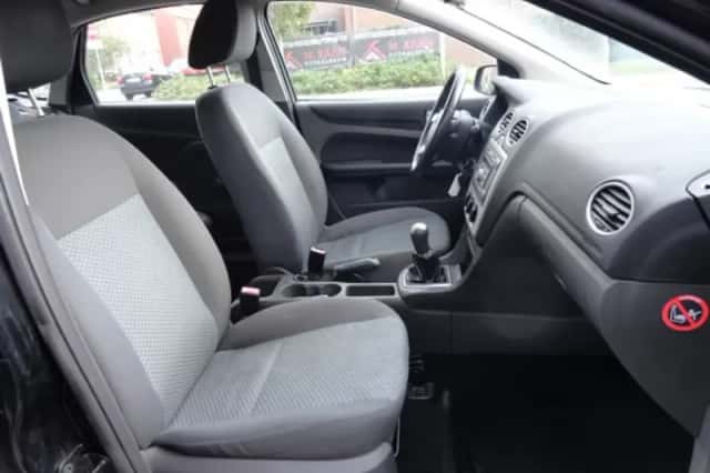 Ford Focus (2006) thumbnail 6