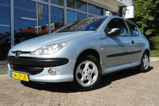 Peugeot 206 (2003) thumbnail 1