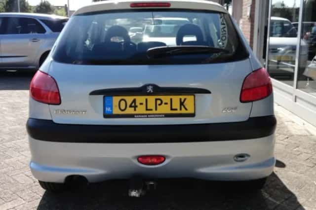 Peugeot 206 (2003) thumbnail 4