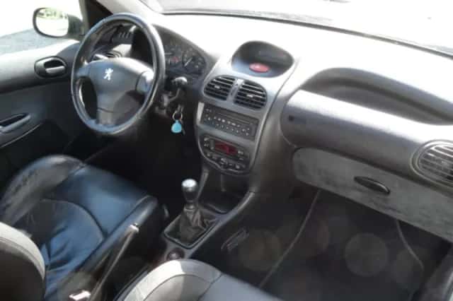 Peugeot 206 (2003) thumbnail 5