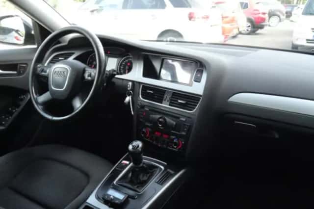 Audi A4 (2008) thumbnail 5