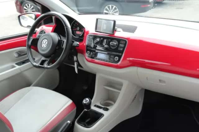 Volkswagen Up! (2012) thumbnail 5