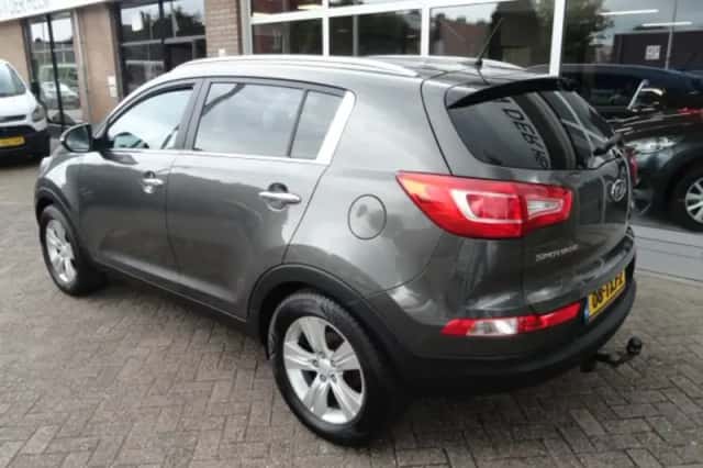 Kia Sportage (2012) thumbnail 3