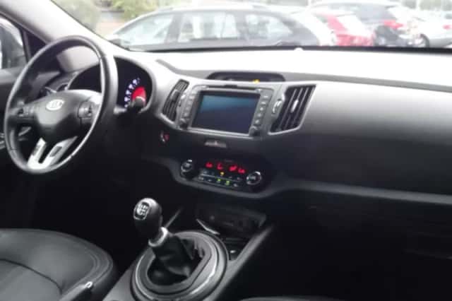 Kia Sportage (2012) thumbnail 5