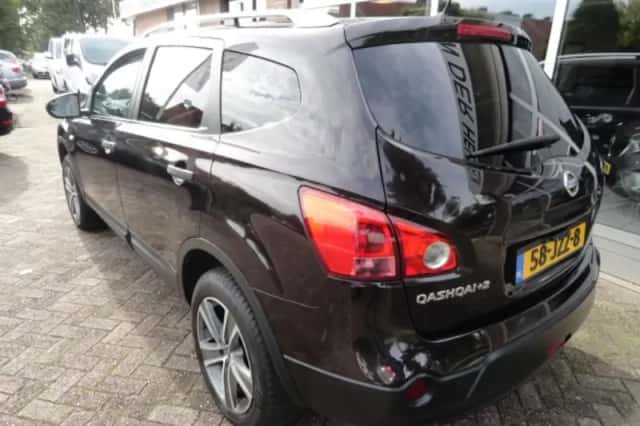 Nissan Qashqai (2009) thumbnail 3