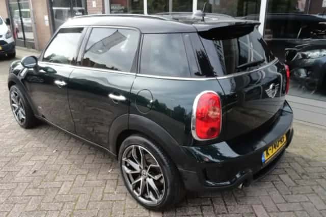MINI Countryman (2011) thumbnail 3