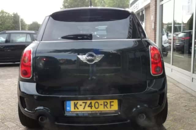 MINI Countryman (2011) thumbnail 4