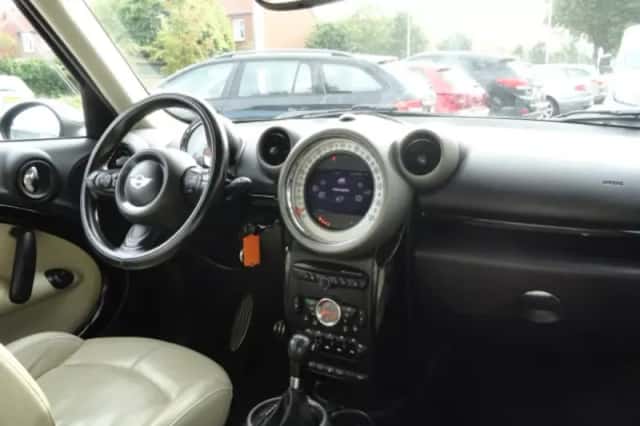 MINI Countryman (2011) thumbnail 5