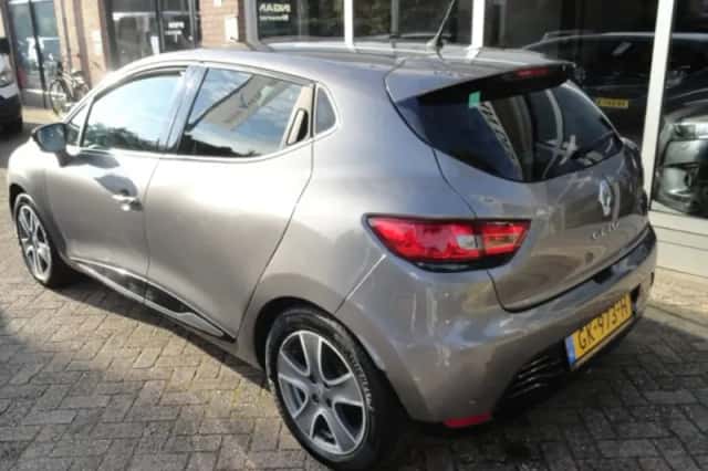 Renault Clio (2015) thumbnail 3
