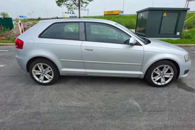 Audi A3 (2009) thumbnail 5