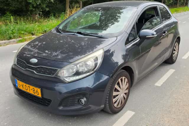 Kia Rio (2013) thumbnail 1