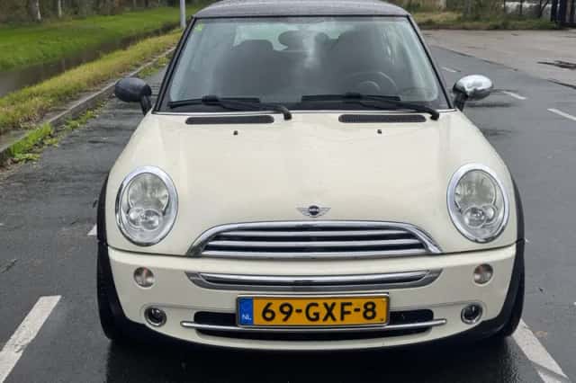 MINI One (2005) thumbnail 2