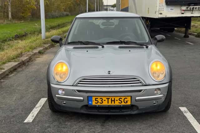 MINI One (2003) thumbnail 2