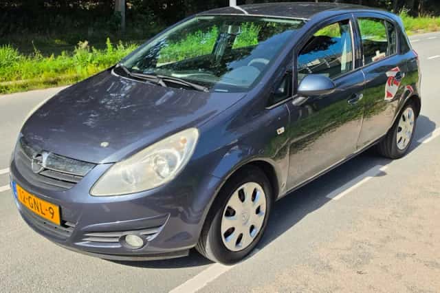 Opel Corsa (2008) thumbnail 1