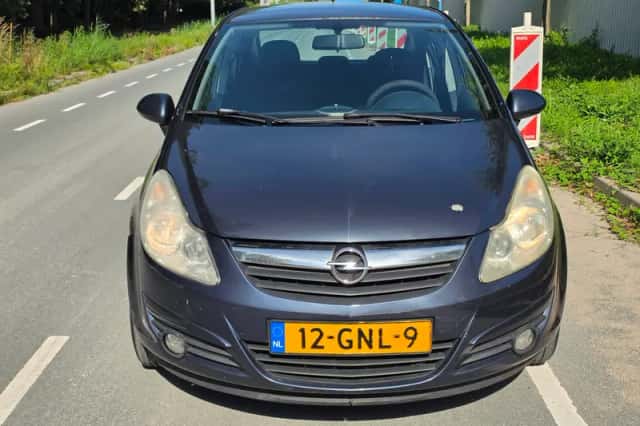 Opel Corsa (2008) thumbnail 2