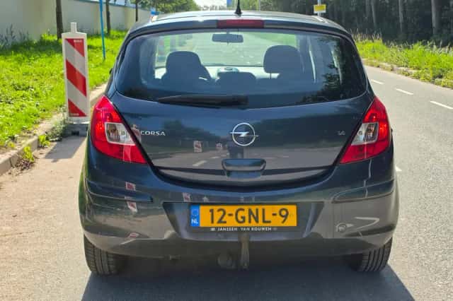 Opel Corsa (2008) thumbnail 6