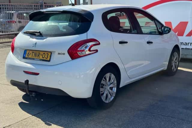 Peugeot 208 (2014) thumbnail 5