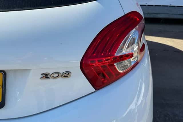 Peugeot 208 (2014) thumbnail 6